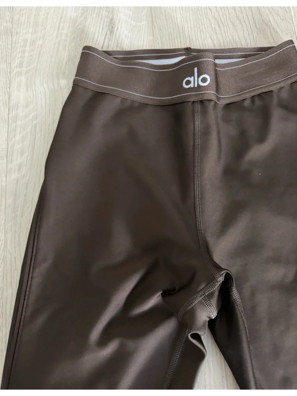 ALO Yoga espresso airlift